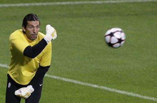 Buffon spet na bolniški