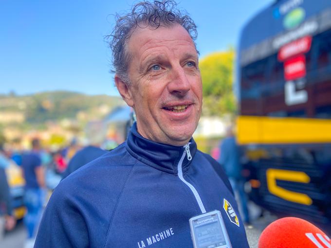 Športni direktor Frans Maassen je bil tisti, ki je pomagal pripeljati Primoža Rogliča v Jumbo-Vismo. | Foto: Jaka Lopatič