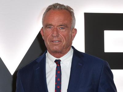 Ikona proticepilcev trdi: Ne bojim se bacilov. Nekoč sem smrkal kokain s straniščnih školjk.