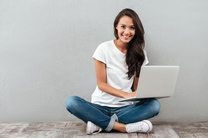 mlada ženska laptop | Foto: Shutterstock