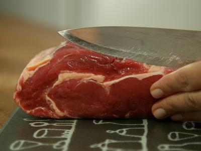 Zdravstveni minister ZDA ob dragi govedini svetuje nakup cenejših vrst mesa