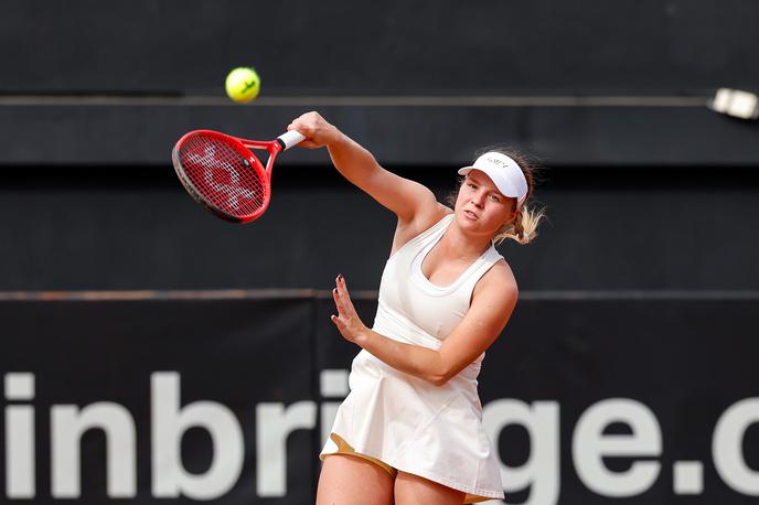 Veronika Erjavec | Veronika Erjavec je s 86. mestom na teniški lestvici WTA najvišje uvrščena Slovenka. | Foto Aleš Fevžer