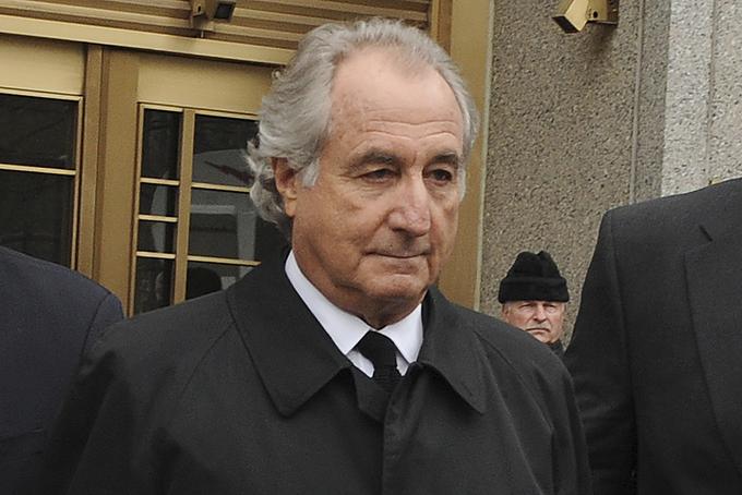 Za kralja ponzijevih shem velja Bernie Madoff, ki je za nos skoraj dve desetletji vlekel vlagatelje z Wall Streeta, ko se je njegova goljufija leta 2008 sesula, pa jim je povzročil za več kot 60 milijard evrov izgub. Obsojen je bil na kar 150-letno zaporno kazen, v zaporu je umrl leta 2021.  | Foto: Guliverimage