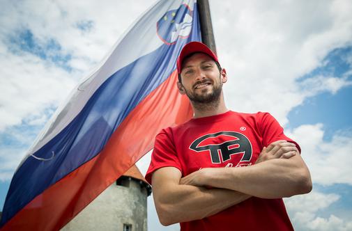 En velik Fak za prazen nič