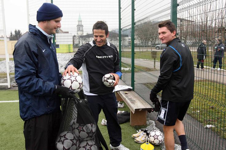 Pred igranjem v Sarajevu je za kratek čas oblekel dres Interblocka. Na zimskih pripravah je tako sodeloval tudi s takratnima reprezentantoma Zlatanom Ljubijankićem in Andražom Kirmom, sicer nogometašema Domžal. | Foto: Aleš Fevžer
