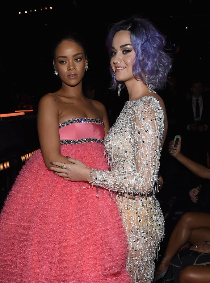 Njena dobra prijateljica je pevka Rihanna, poleg Taylor Swift pa ni v najboljših odnosih niti z britansko pevko Lilly Allen. | Foto: Getty Images