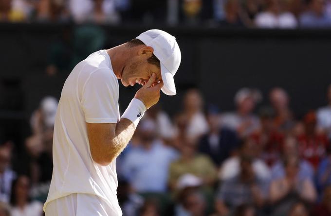 Andy Murray se je poslovil po pravem maratonu. | Foto: Reuters