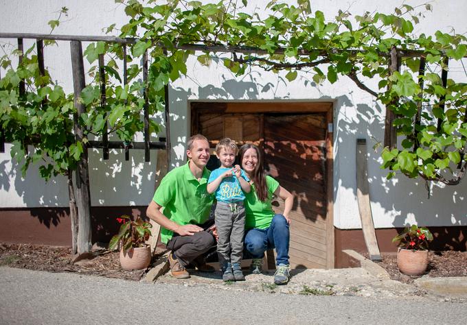 Imata štiriletnega sina Filipa, ki hodi v vrtec. | Foto: Peter Susič