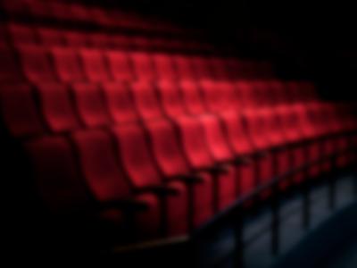 Med projekcijo filma v Mariboru razpršili solzivec