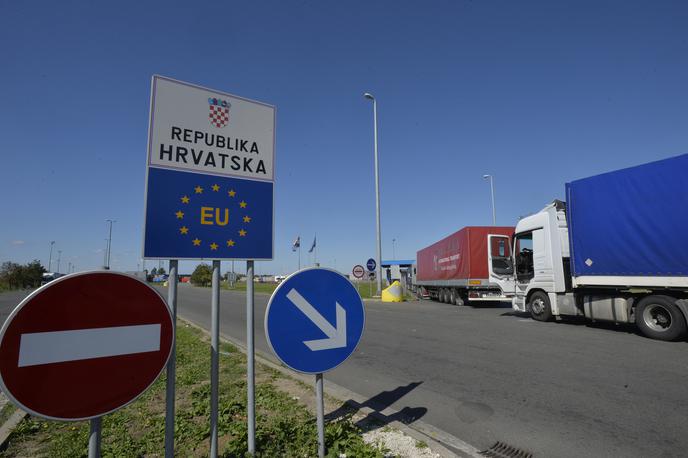 hrvaška meja | Po informacijah hrvaških oblasti prepoved vstopa za slovenske državljane v Hrvaško ne velja. | Foto STA