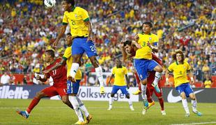 Brazilci odpravili Portugalce, svetovnim prvakom remi s Čilom