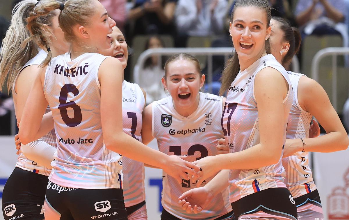 OTP banka Branik | Mariborčanke gostujejo pri sosedah iz Hoč. | Foto OTP Banka Branik