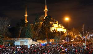 V Turčiji po aretaciji istanbulskega župana izbruhnili protesti