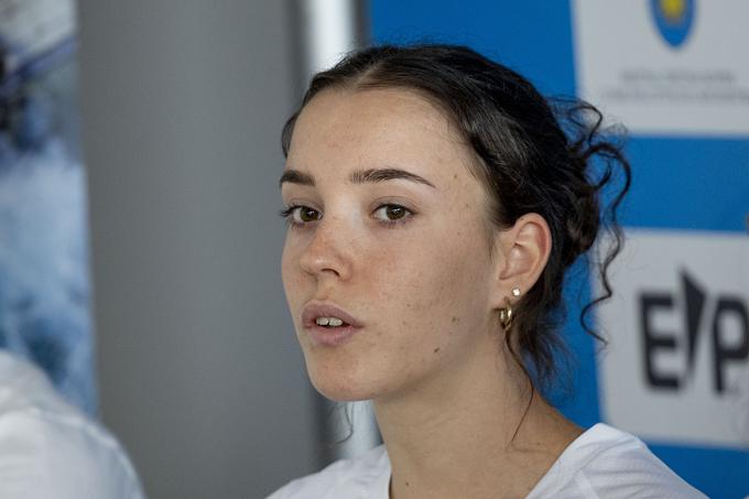 "Mogoče mi še malo manjka izkušenj, ampak jih pridobivam z vsako tekmo," pravi Rosa Rekar. | Foto: Ana Kovač