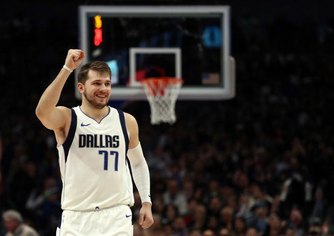 Luka Dončić je edini košarkar, ki se je v ligi NBA kot najstnik podpisal pod več trojnih dvojčkov. | Foto: Getty Images