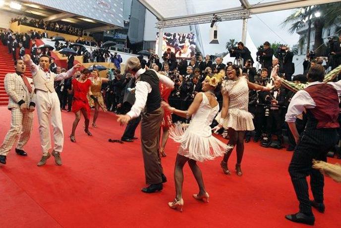 Cannes 2013: peneče vino in ples v dežju