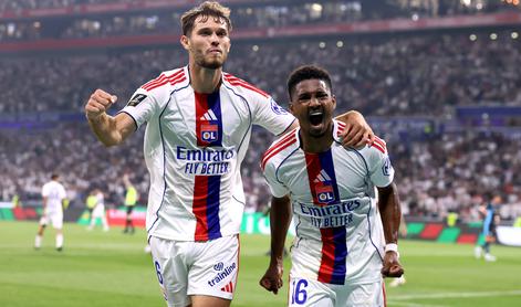 PSG slavil s teniškim izidom, Lyonu derbi kroga