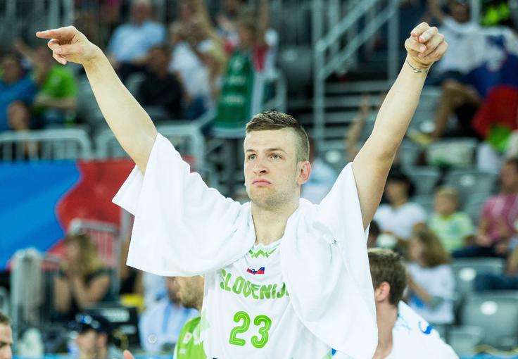 Alen Omić bo sezono pričakal v novem klubu. | Foto: Vid Ponikvar