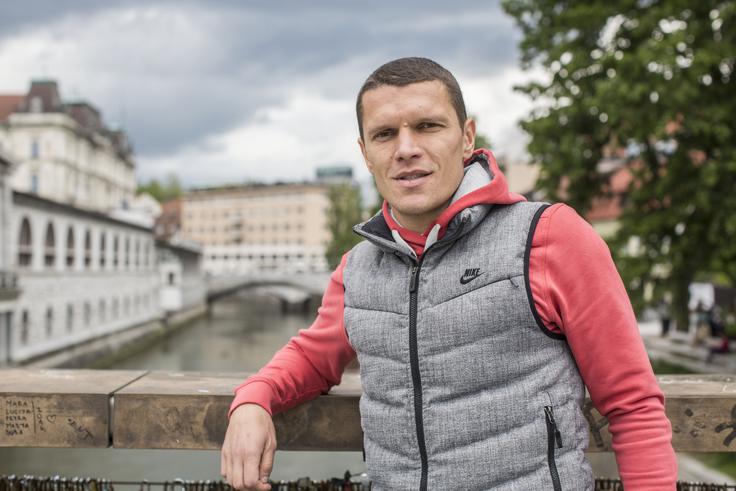 "Ljudje smo in delamo napake. Jaz dobro vem, da ni rasist, a naredil je napako, zaradi katere je moral oditi." | Foto: 
