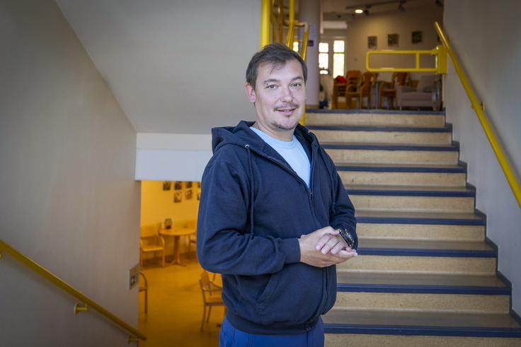 Zdravstveno osebje vodi in usmerja vodja zdravstvene nege Matej Videc.  | Foto: Ana Kovač