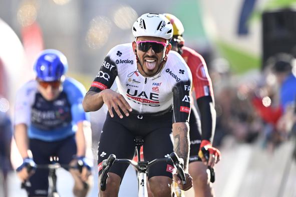 Apokaliptični finale sprinterske klasike in zmaga Juana Sebastiána Molana