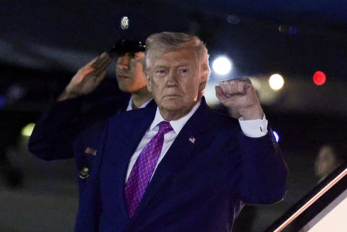 Trump tik pred zdajci napovedal podaljšanje premirja