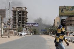 Večina bolnišnic v Kartumu nedelujočih, ustreljen še en uslužbenec EU