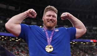 Ryan Crouser ima po treh zlatih olimpijskih še tretjo zlato na SP