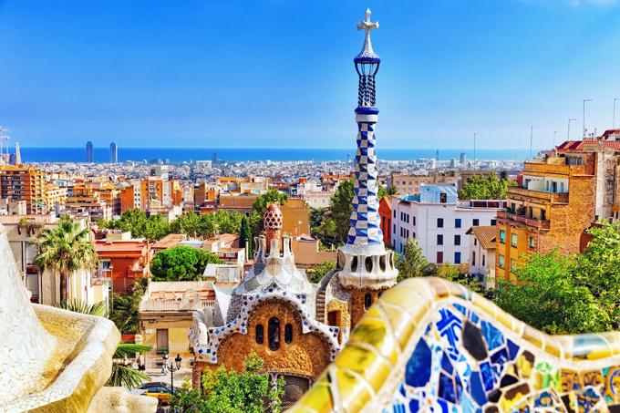 Glavno mesto Španije Barcelona slovi po svoji arhitekturni razgibanosti in barvitosti. | Foto: AdobeStock | Foto: 