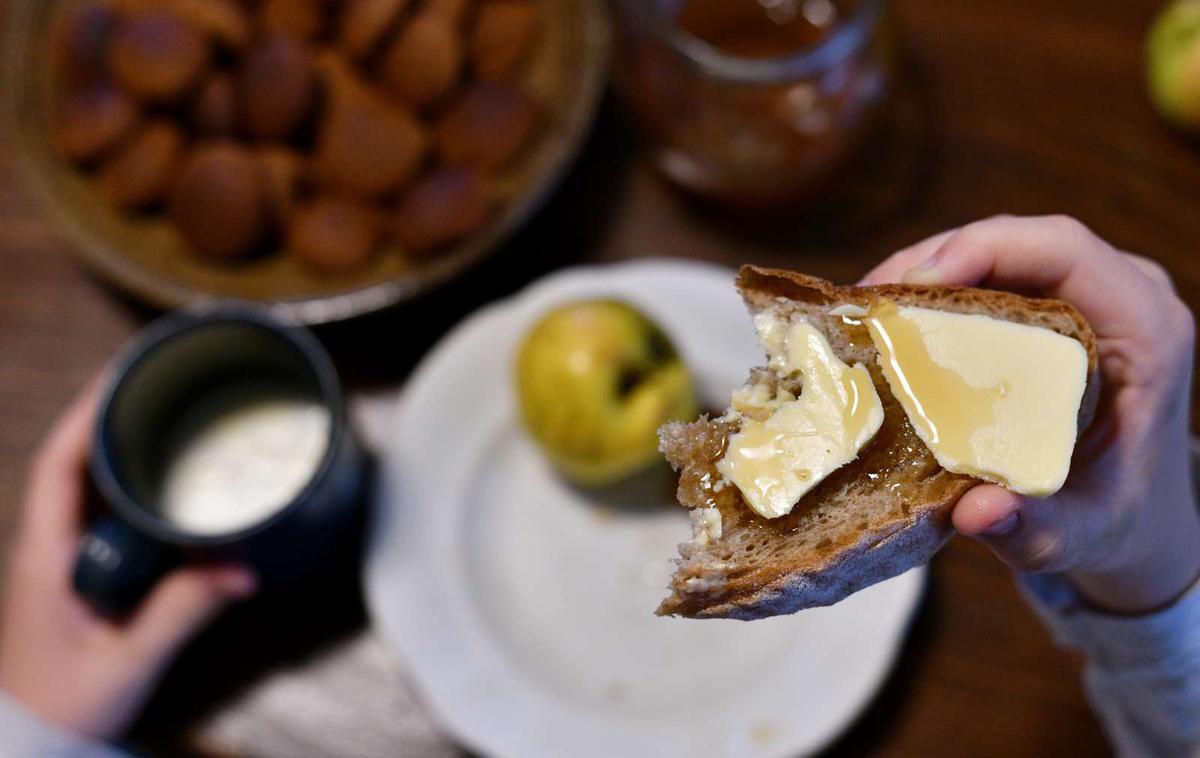 zajtrk | Osrednji dogodek dneva slovenske hrane je tradicionalni slovenski zajtrk, katerega namen je spodbujanje rednega zajtrkovanja ter izbiranja živil iz lokalne bližine. V ospredju letošnjega zajtrka, ki je potekal pod geslom Zajtrk z mlekom – super dan, so bili mleko in mlečni izdelki. | Foto STA