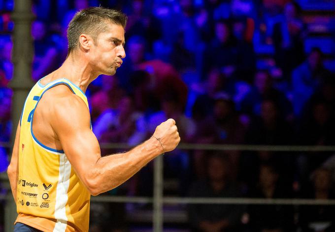 Leta 2015 je z Juretom Petrom Bedračem združil moči na Ljubljana Beach Volley Challengu in pokazal, da še ni pozabil odbojke na mivki, v kateri je svoj čas blestel. | Foto: Vid Ponikvar