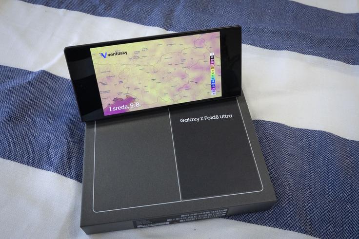 Pregibni pametni telefon Samsung Galaxy Z Fold8 Ultra nagovarja uporabnike, ki jim je poglavitni cilj storilnost pri najrazličnejših vrstah opravil. | Foto: Gaja Hanuna