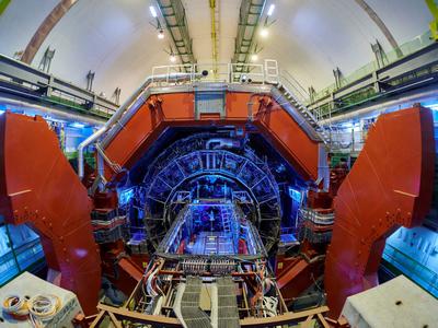 Izjemno: raziskovalcem Cerna prvič v zgodovini uspelo prepeljati antimaterijo