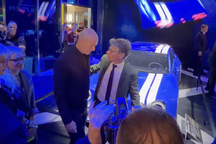 V Parizu Kitajska proti Evropi, skozi zadnja vrata tudi Zidane #video