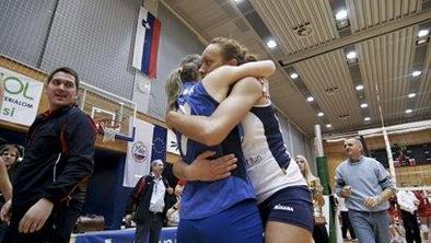 Pokal ponovno v rokah Novogoričank