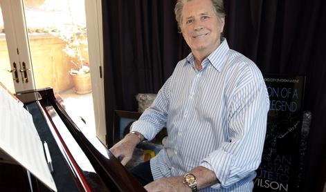 Umrl je pevec legendarne skupine Beach Boys Brian Wilson