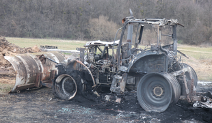 Zagorel traktor, nastalo za 50 tisoč evrov škode