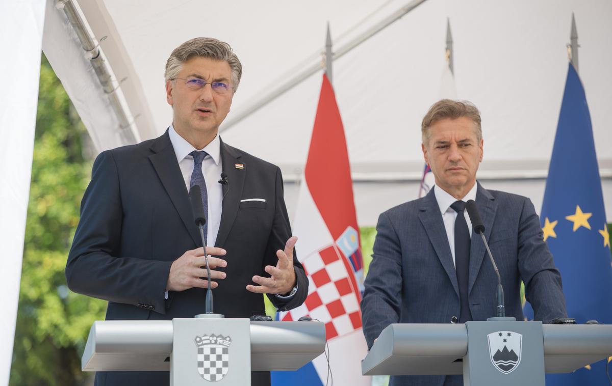Robert Golob in Andrej Plenković | Premierja Andrej Plenković in Robert Golob  sta na novinarski konferenci tudi izrazila zaskrbljenost glede varnostnih razmer na Bližnjem vzhodu. | Foto STA
