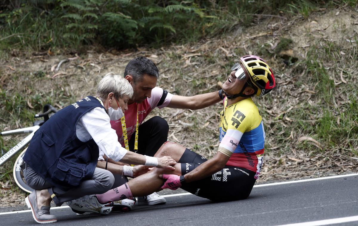 Tour Richard Carapaz | Richard Carapaz je bil v hudih bolečinah. | Foto Reuters