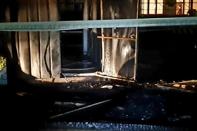 požar PCT Kamnik | Posledice nočnega požara v Kamniku (foto: bralec)