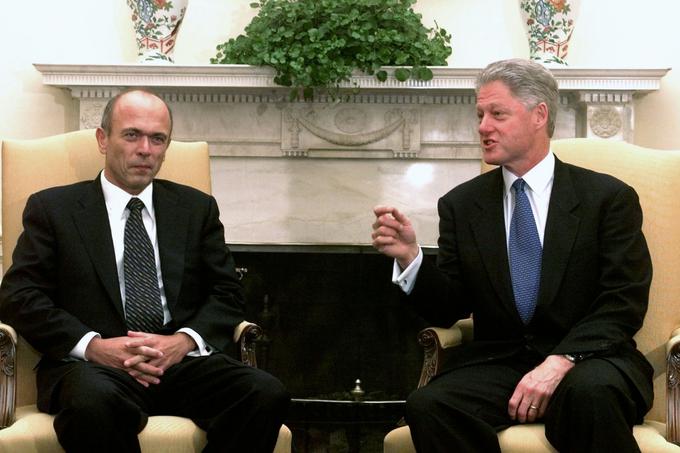 Janez Drnovšek se je v Beli hiši novembra 1998 srečal z Billom Clintonom. Maja 2002 ga je povabil na delovni obisk George Bush mlajši. | Foto: Reuters