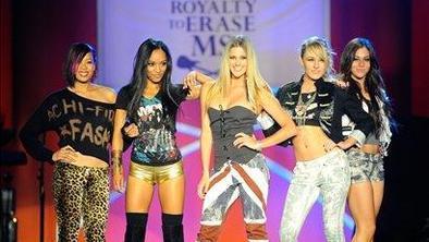 Moda in glasba z roko v roki
