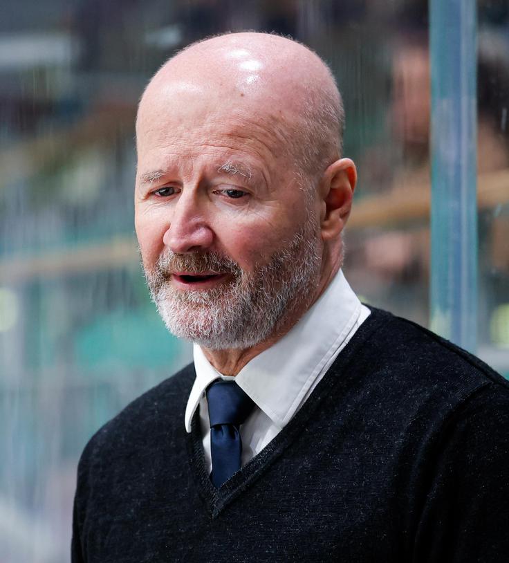 "Po vseh izkušnjah, ki jih imam, ne morem reči, da so spremembe na Jesenicah na vidiku. Že v preteklosti so bile težave, a si imel v rokah vsaj neko pogodbo. Tukaj pogodbe ni in se ni mogoče na nič opreti, na noben dokument." | Foto: Aleš Fevžer