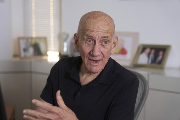 Ehud Olmert, Izrael | "Upam, da bo (Trump, op. p.) to storil. Nič ni nemogoče s Trumpom. (...) Moramo upati in ga spodbujati," je dejal predhodnik aktualnega izraelskega premierja, ki je s položaja odstopil leta 2009. | Foto Guliverimage
