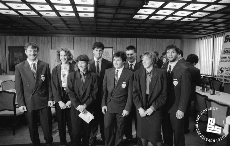 Zlati časi: Tomaž Čižman, Veronika Šarec, Mateja Svet, Grega Benedik, Robert Žan, Sašo Robič, Katjuša Pušnik in Rok Petrovič. | Foto: Nace Bizilj, hrani Muzej novejše zgodovine Slovenije