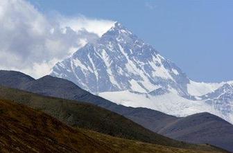 Poseben olimpijski ogenj na poti na Mount Everest