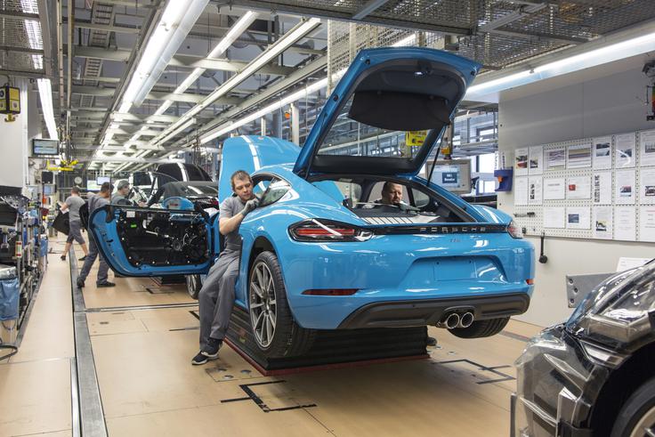 Porsche cayman 718 Porsche 718 cayman – dobrih 50 tisočakov vredna turbozabava s štirimi valji. | Foto: Porsche