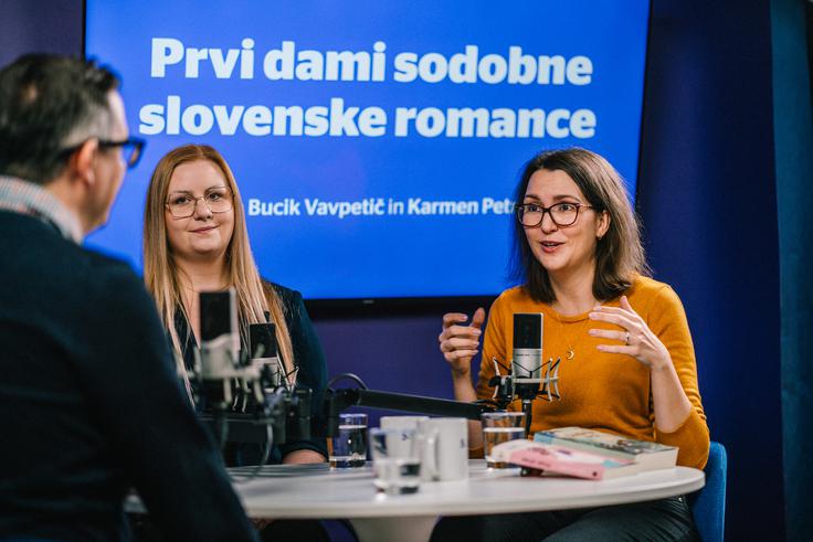 Karmen Petric in Kaja Bucik Vavpetič sta lani osvojili slovensko literarno sceno z novima, sodobnima romancama Prste stran in Srebrne vezi. | Foto: Jan Lukanović