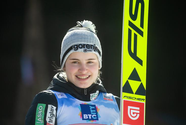 Nika Križnar je bila v svetovnem pokalu na sedmem mestu najboljša slovenska skakalka. Tik za njo je bila Ema Klinec. | Foto: Matic Ritonja/Sportida
