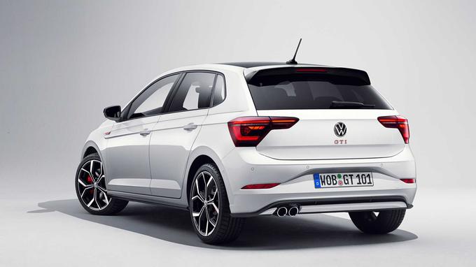 Napis polo na sredini prtljažnih vrat zamenjuje kultna oznaka GTI. | Foto: Volkswagen